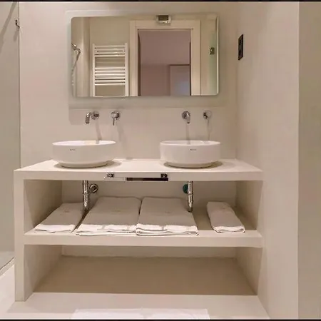 Abando By Next Stop * בילבאו